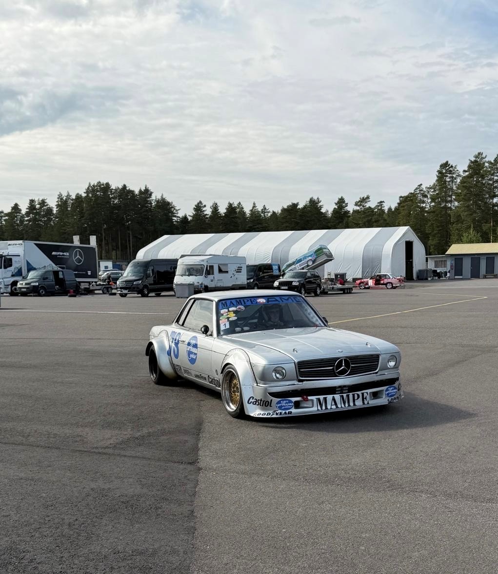 Ratapäivät_kilpa-auto